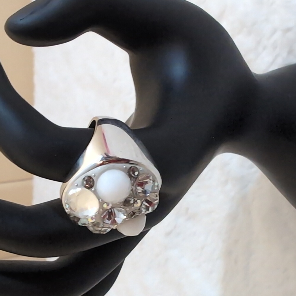 Swarovski| Silver White Glass With Clear Rhinestone Cocktail Ring - Picture 4 of 8